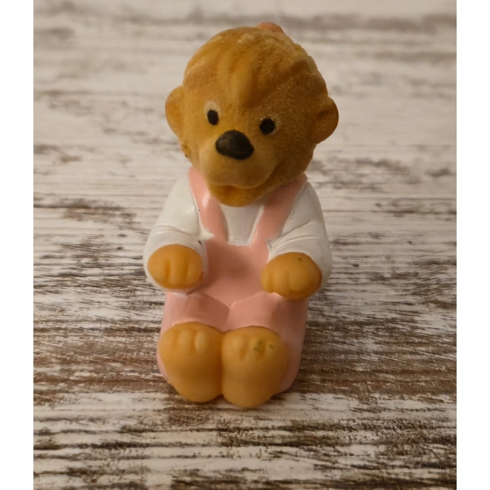 Vintage 1986 McDonalds Berenstain Bears Sister Bear Flocked Figure 2.5"